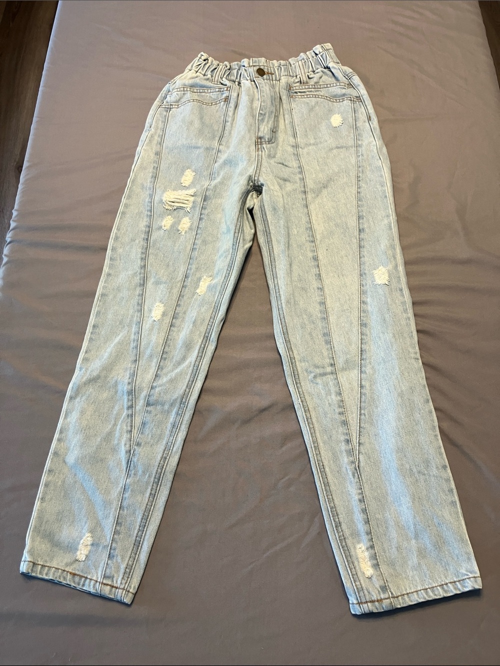 easel Light Wash Distressed Women's Relaxed Jeans